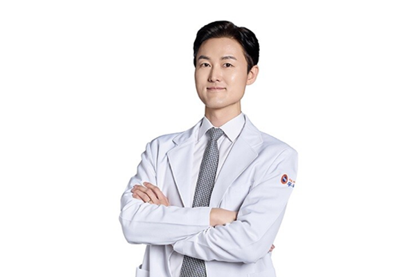 밤이 되면 더 심해지는 어깨 통증, 오십견?!
